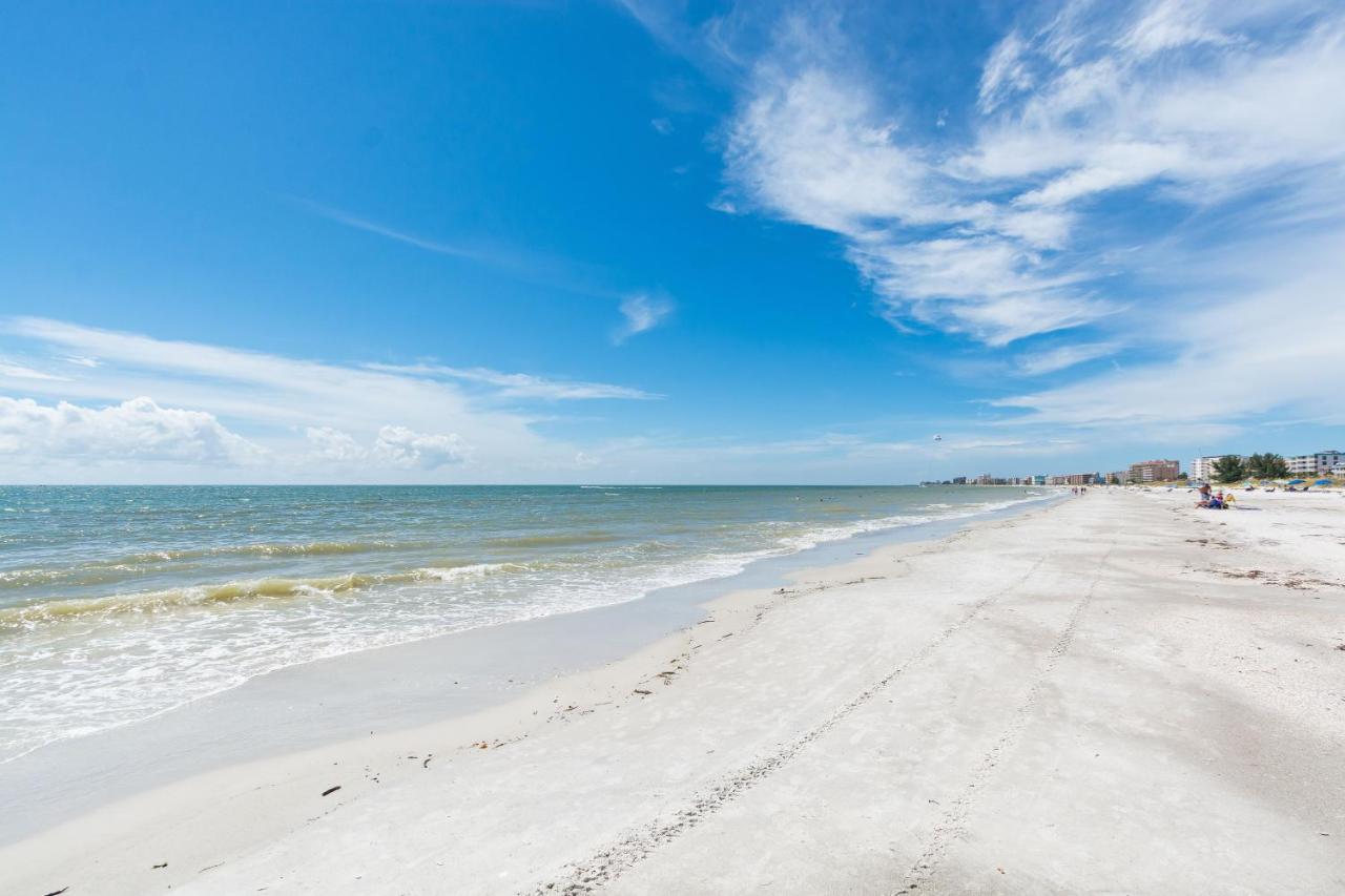 305 Sandy Shores Condos St. Pete Beach Exterior photo